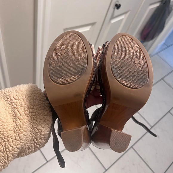 Jessica Simpson heels/pumps - Picture 4 of 4